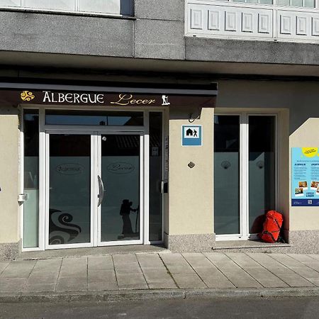 Albergue Lecer Sobrado Porta Esterno foto